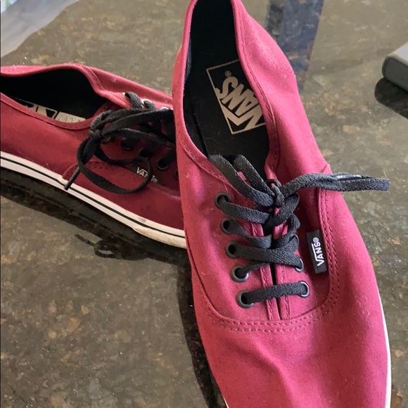 VANS - Picture 3 of 7